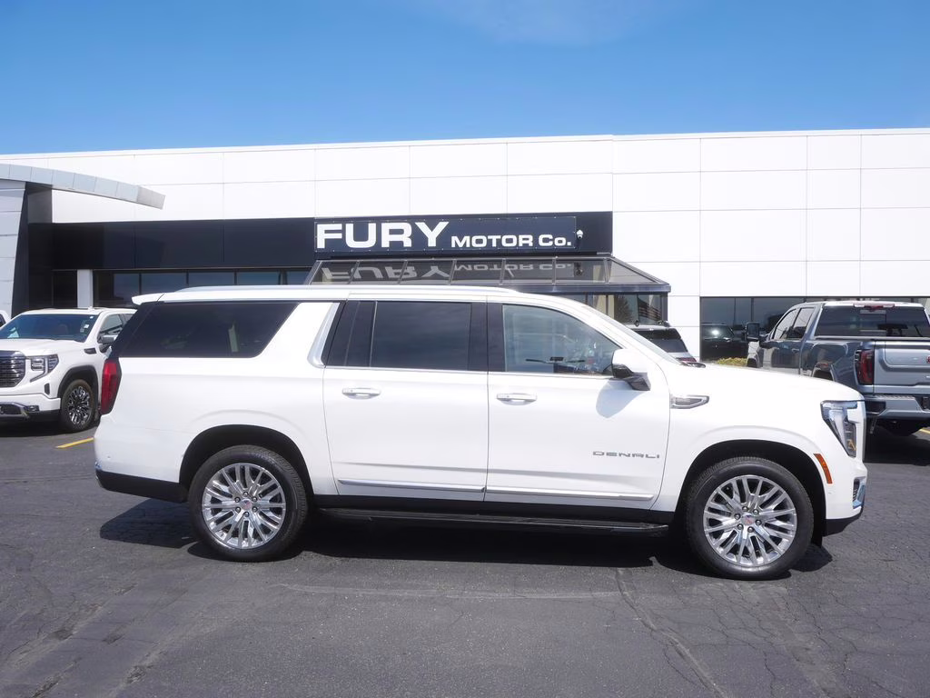 2025 White Frost Tricoat GMC Yukon XL Denali 4X4 SUV