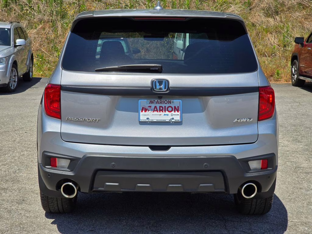 2023 Lunar Silver Metallic Honda Passport EX-L AWD SUV