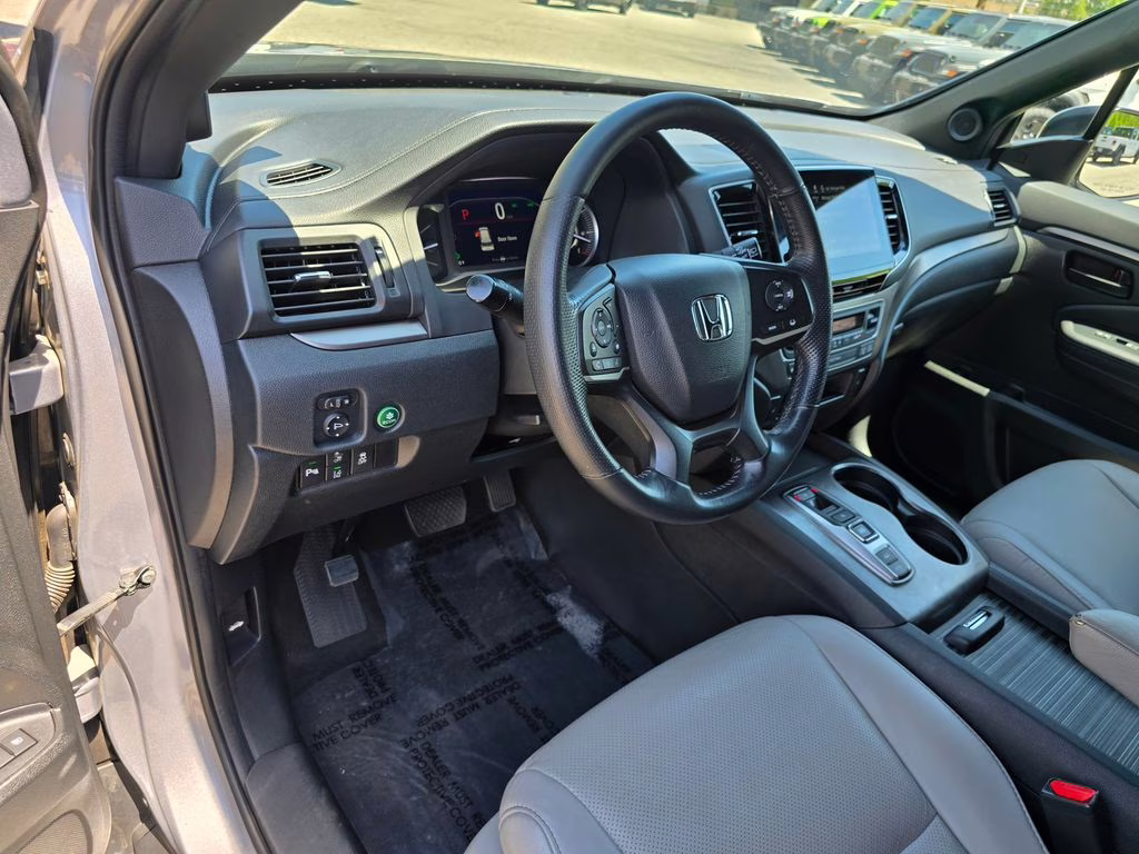 2023 Lunar Silver Metallic Honda Passport EX-L AWD SUV