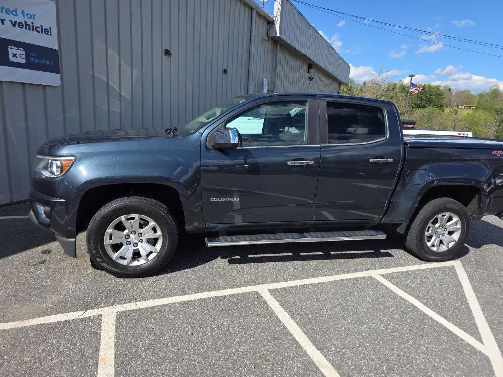 2019 Shadow Gray Metallic Chevrolet Colorado LT 4X4 Truck