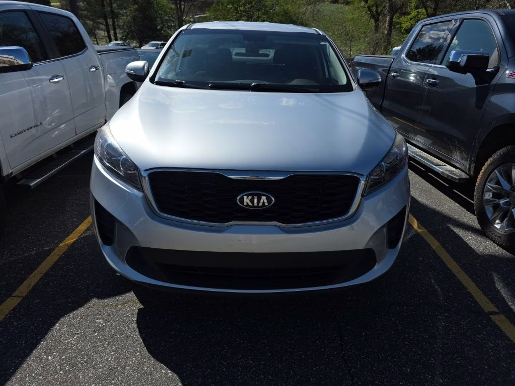 2019 Sparkling Silver Kia Sorento L FWD SUV