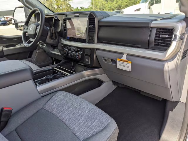 2026 Avalanche Ford Super Duty F-350 DRW XLT 4X4 Truck