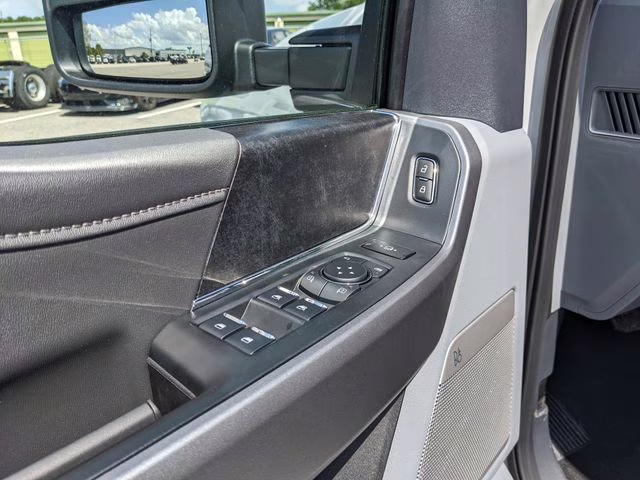 2026 Avalanche Ford Super Duty F-350 DRW XLT 4X4 Truck