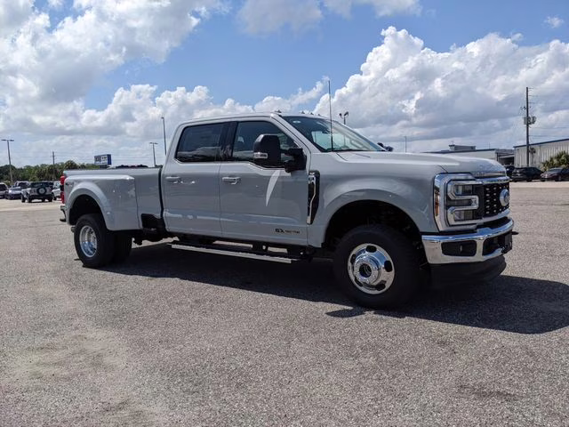 2026 Avalanche Ford Super Duty F-350 DRW XLT 4X4 Truck