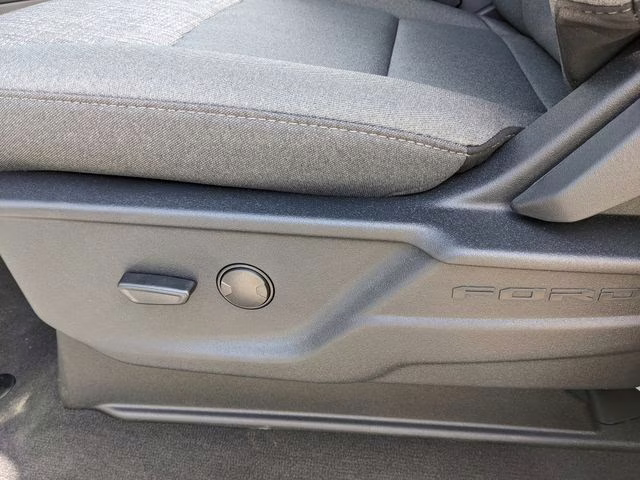 2026 Avalanche Ford Super Duty F-350 DRW XLT 4X4 Truck
