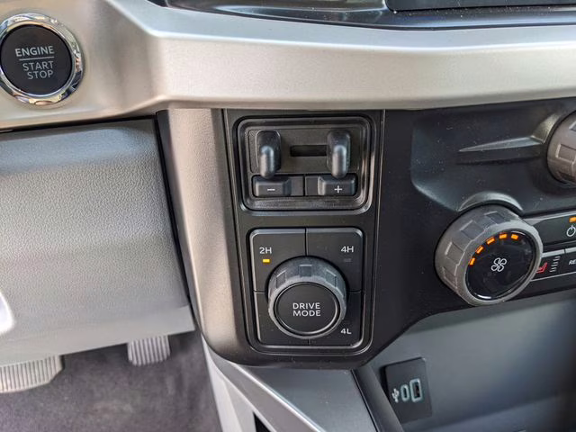 2026 Avalanche Ford Super Duty F-350 DRW XLT 4X4 Truck