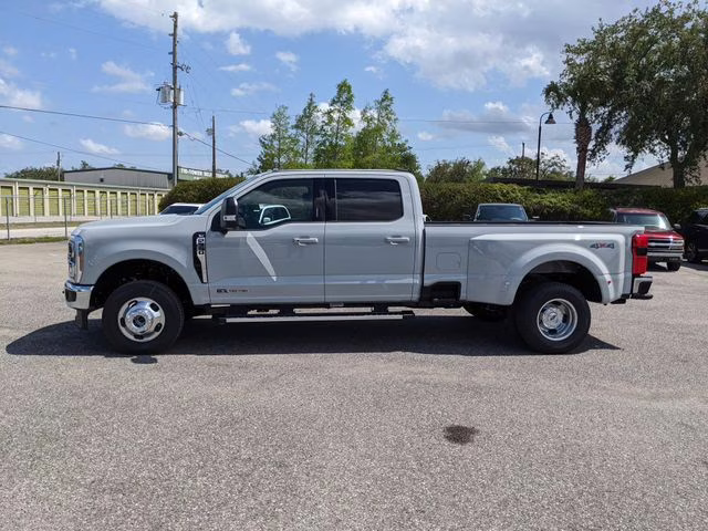 2026 Avalanche Ford Super Duty F-350 DRW XLT 4X4 Truck