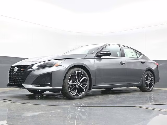 2026 Gun Metallic Nissan Altima 2.5 SR FWD Sedan