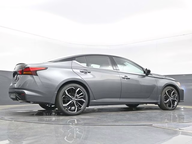 2026 Gun Metallic Nissan Altima 2.5 SR FWD Sedan