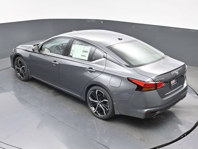 2026 Gun Metallic Nissan Altima 2.5 SR FWD Sedan