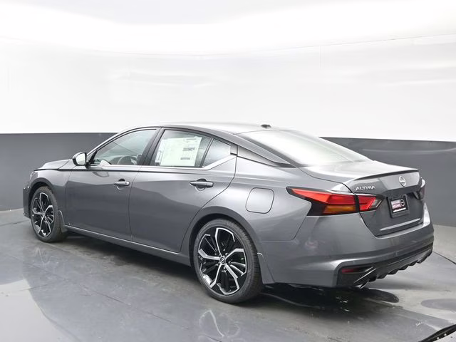 2026 Gun Metallic Nissan Altima 2.5 SR FWD Sedan