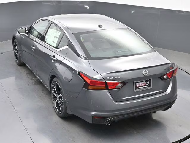 2026 Gun Metallic Nissan Altima 2.5 SR FWD Sedan