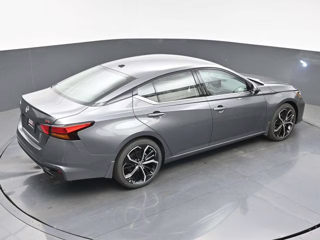 2026 Gun Metallic Nissan Altima 2.5 SR FWD Sedan
