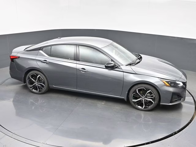 2026 Gun Metallic Nissan Altima 2.5 SR FWD Sedan
