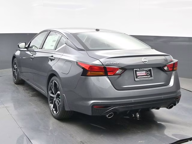 2026 Gun Metallic Nissan Altima 2.5 SR FWD Sedan