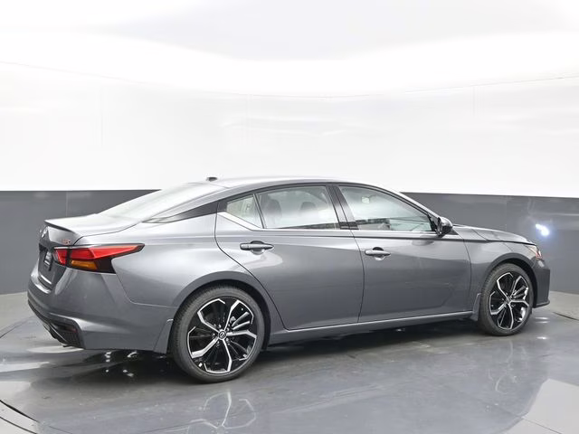 2026 Gun Metallic Nissan Altima 2.5 SR FWD Sedan