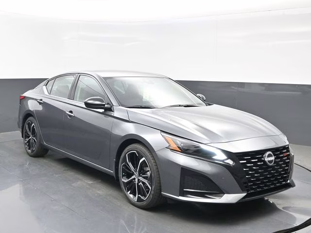 2026 Gun Metallic Nissan Altima 2.5 SR FWD Sedan