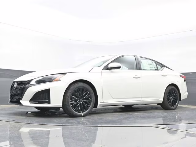 2026 Pearl White Tricoat Nissan Altima 2.5 SV FWD Sedan