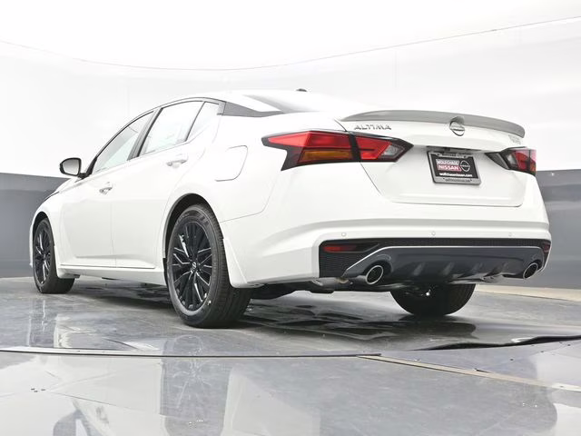 2026 Pearl White Tricoat Nissan Altima 2.5 SV FWD Sedan