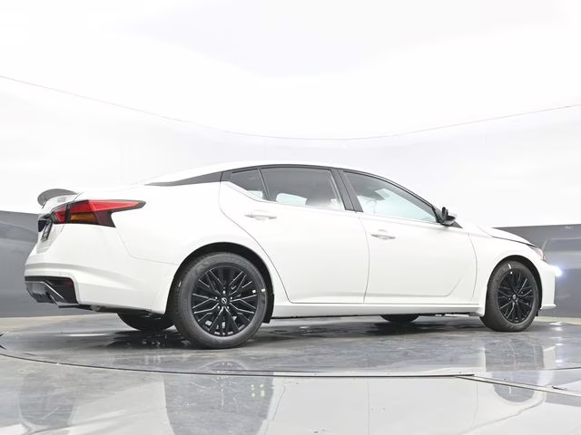2026 Pearl White Tricoat Nissan Altima 2.5 SV FWD Sedan