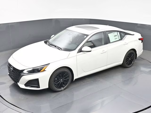 2026 Pearl White Tricoat Nissan Altima 2.5 SV FWD Sedan