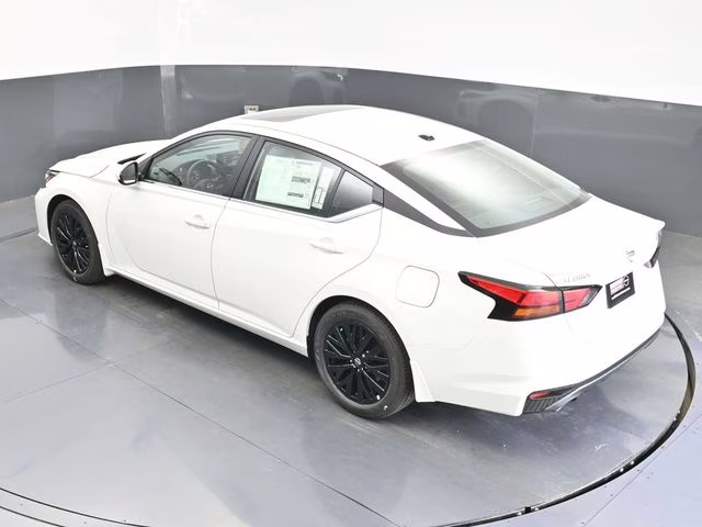 2026 Pearl White Tricoat Nissan Altima 2.5 SV FWD Sedan