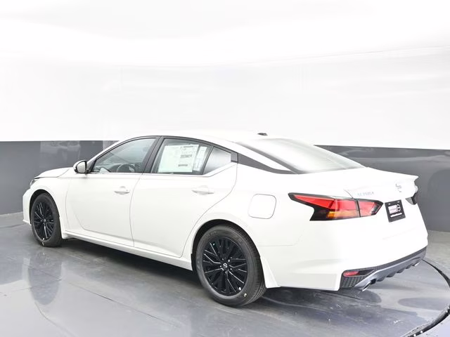 2026 Pearl White Tricoat Nissan Altima 2.5 SV FWD Sedan