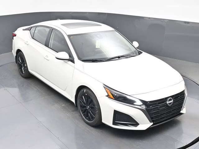 2026 Pearl White Tricoat Nissan Altima 2.5 SV FWD Sedan