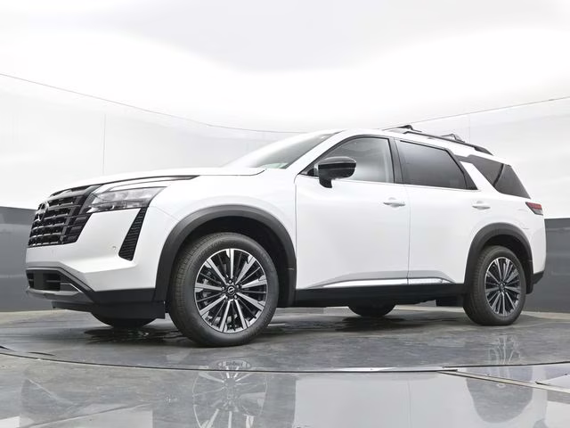 2026 Everest White Pearl Tricoat Nissan Pathfinder Platinum 4X4 SUV