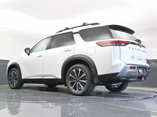 2026 Everest White Pearl Tricoat Nissan Pathfinder Platinum 4X4 SUV
