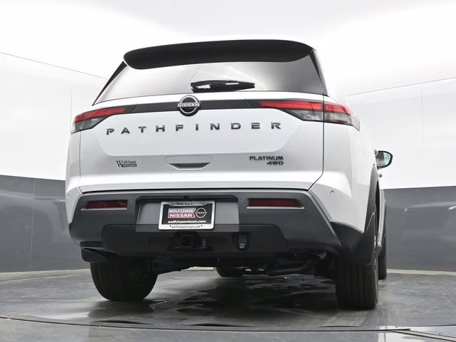 2026 Everest White Pearl Tricoat Nissan Pathfinder Platinum 4X4 SUV