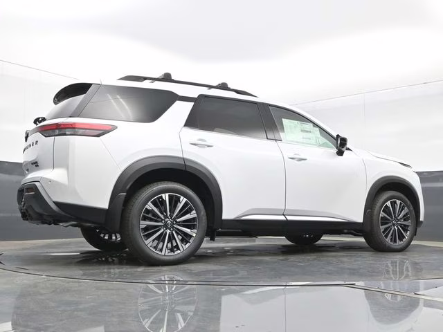 2026 Everest White Pearl Tricoat Nissan Pathfinder Platinum 4X4 SUV