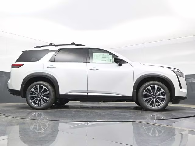 2026 Everest White Pearl Tricoat Nissan Pathfinder Platinum 4X4 SUV