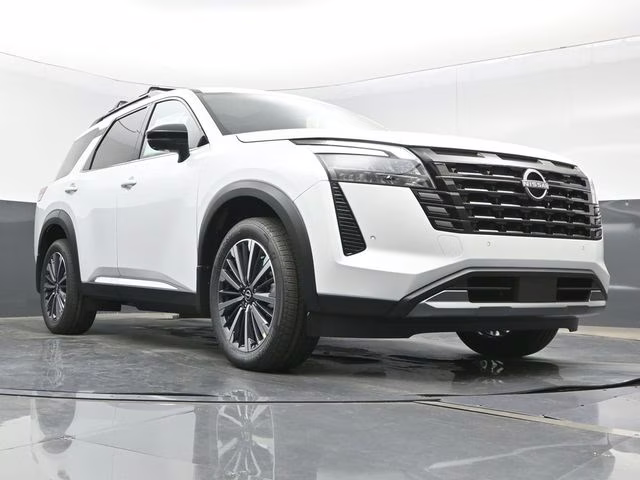 2026 Everest White Pearl Tricoat Nissan Pathfinder Platinum 4X4 SUV