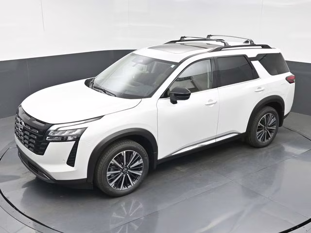 2026 Everest White Pearl Tricoat Nissan Pathfinder Platinum 4X4 SUV