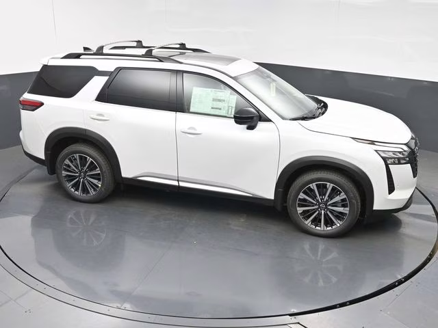 2026 Everest White Pearl Tricoat Nissan Pathfinder Platinum 4X4 SUV