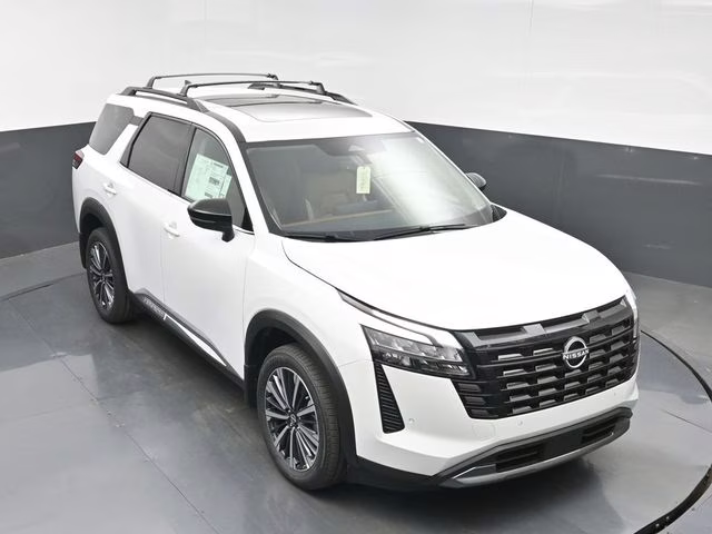 2026 Everest White Pearl Tricoat Nissan Pathfinder Platinum 4X4 SUV