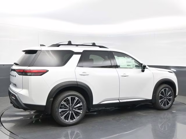 2026 Everest White Pearl Tricoat Nissan Pathfinder Platinum 4X4 SUV