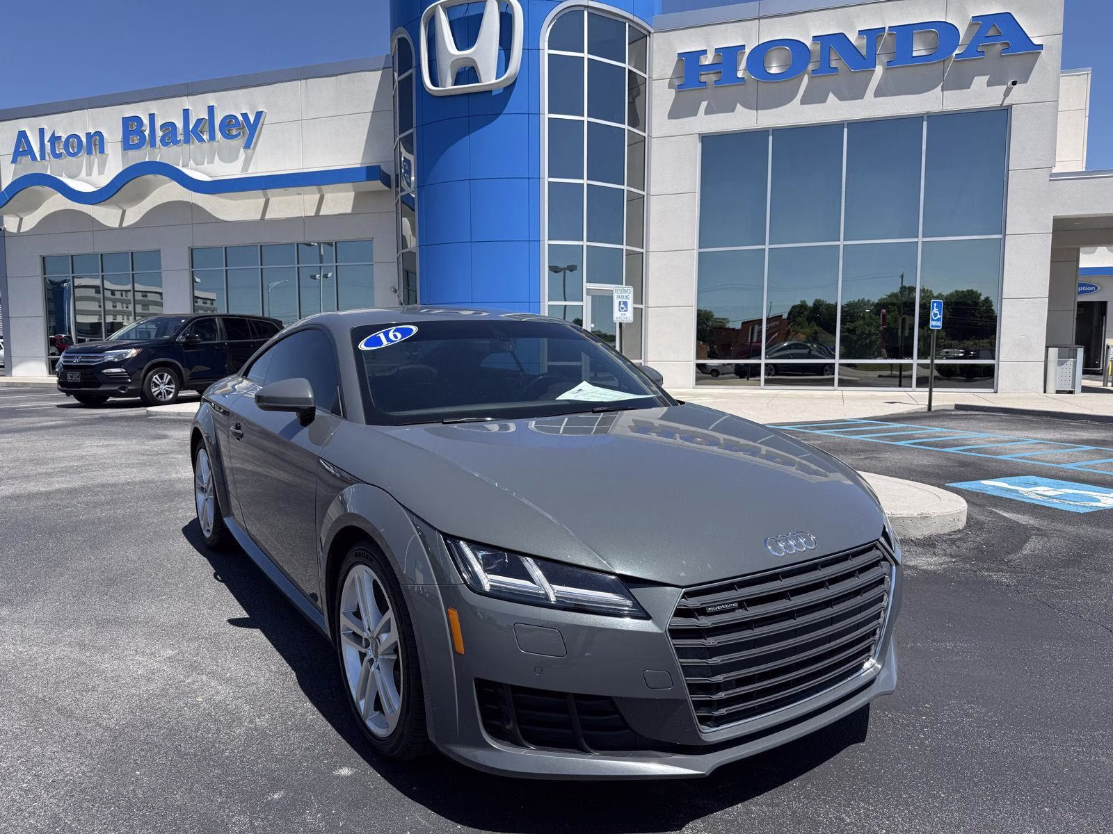 2016 Audi TT 2.0T quattro S tronic's photo