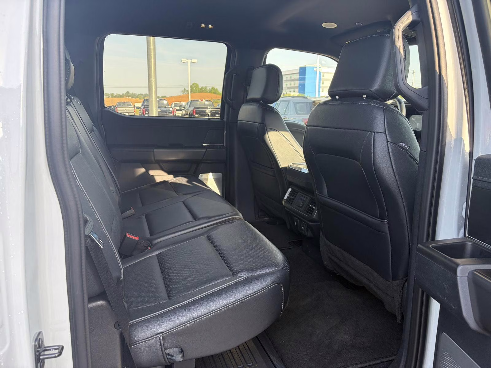 2024 Avalanche Gray Ford F-150 LARIAT 4X4 Truck
