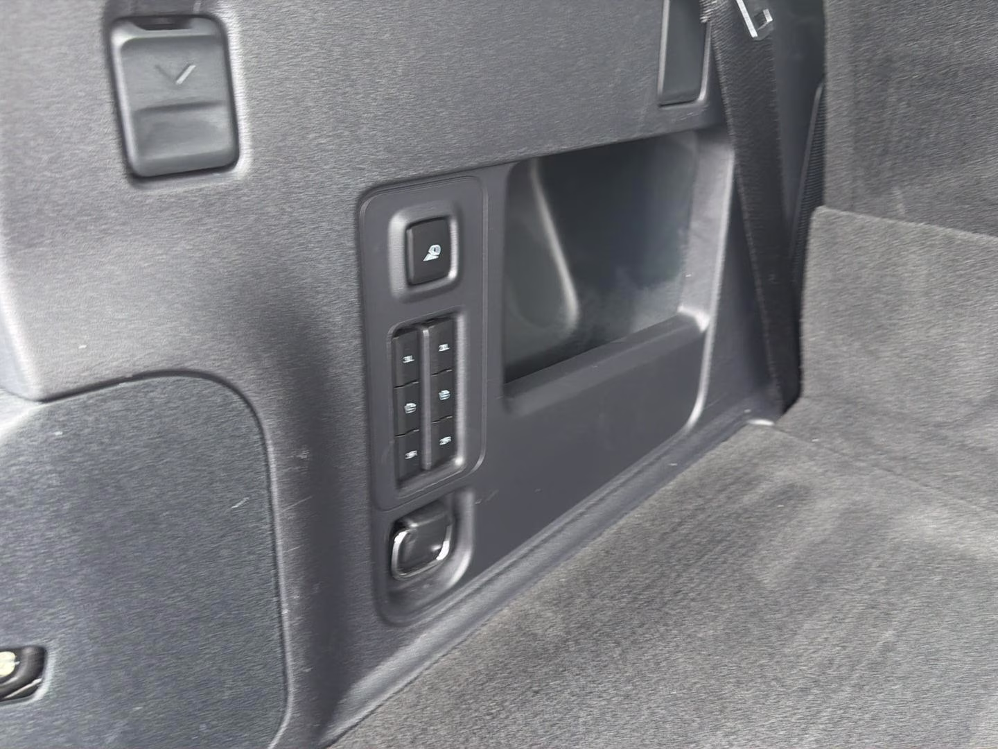 2025 Glacier Gray Metallic Tri-Coat Ford Expedition Platinum 4X4 SUV