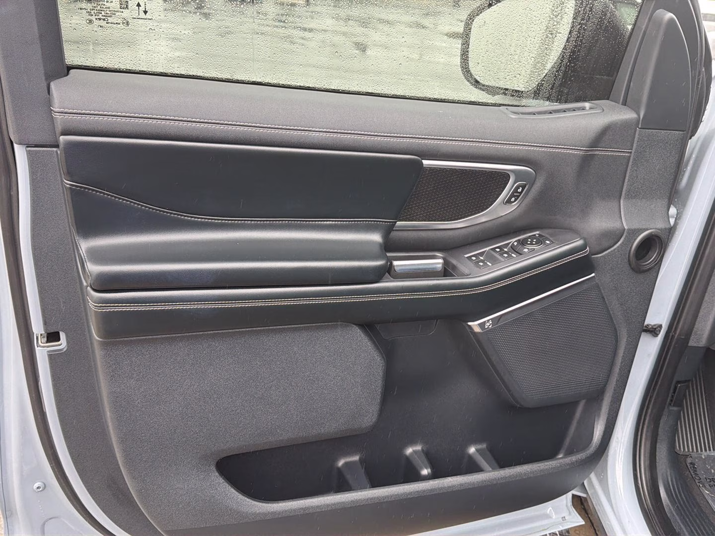 2025 Glacier Gray Metallic Tri-Coat Ford Expedition Platinum 4X4 SUV