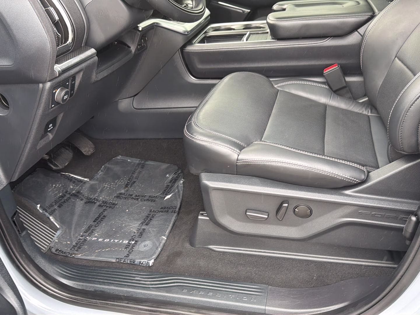2025 Glacier Gray Metallic Tri-Coat Ford Expedition Platinum 4X4 SUV