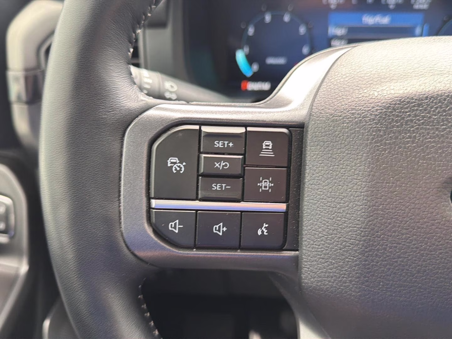 2024 Avalanche Gray Ford F-150 LARIAT 4X4 Truck