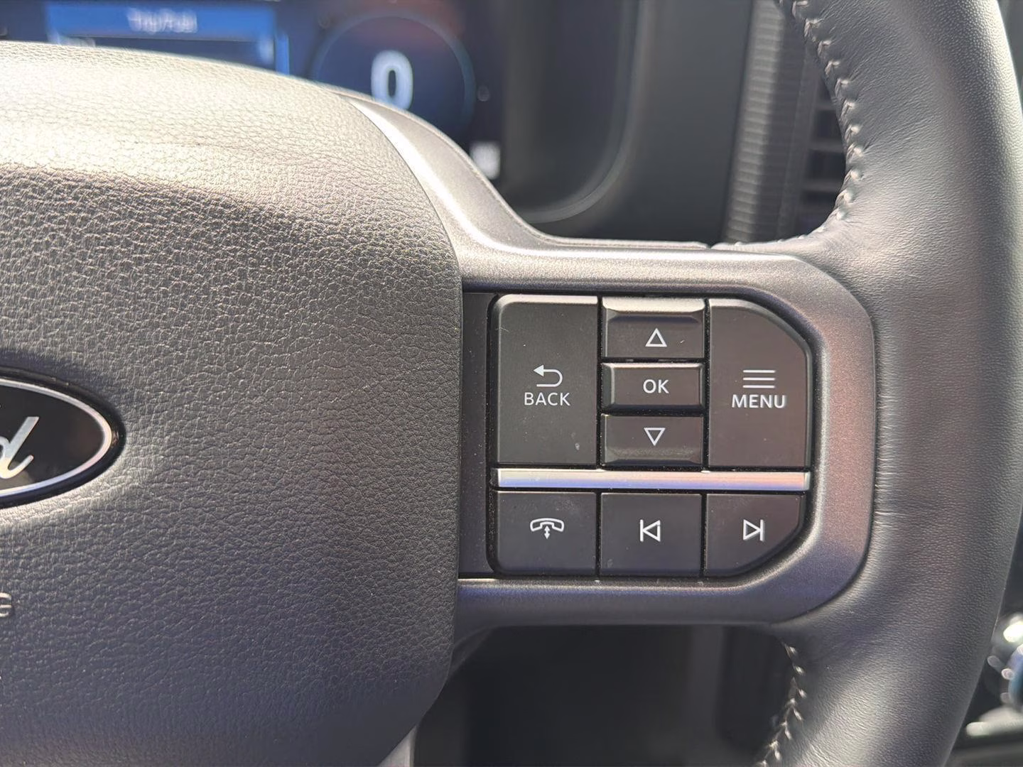 2024 Avalanche Gray Ford F-150 LARIAT 4X4 Truck