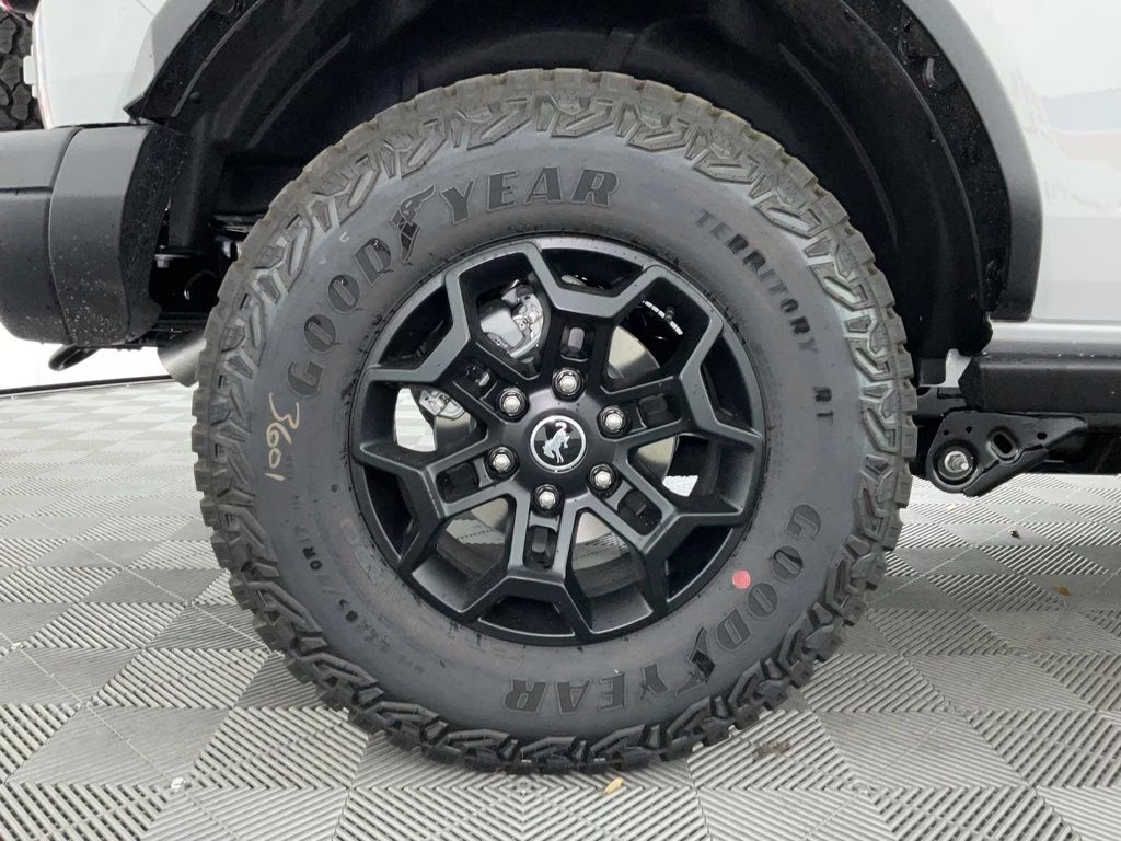2026 Avalanche Ford Bronco Base 4X4 SUV