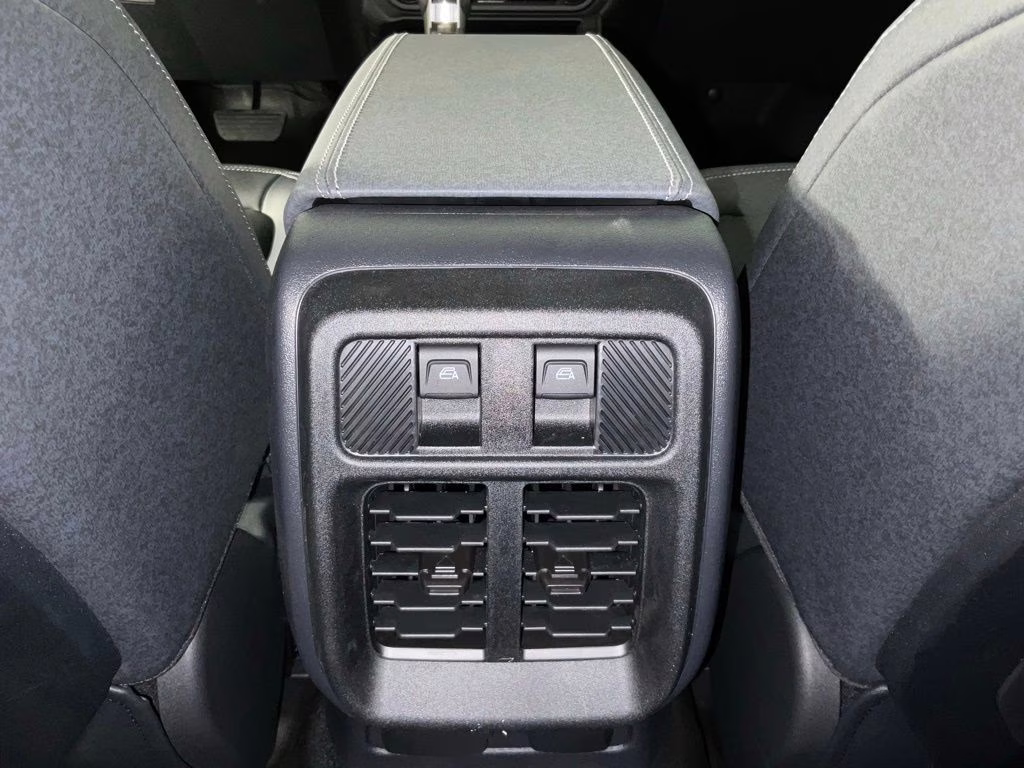 2026 Oxford White Ford Bronco Badlands 4X4 SUV
