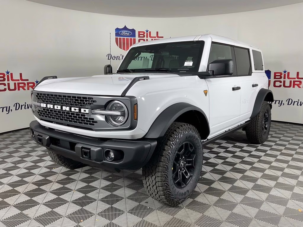 2026 Oxford White Ford Bronco Badlands 4X4 SUV