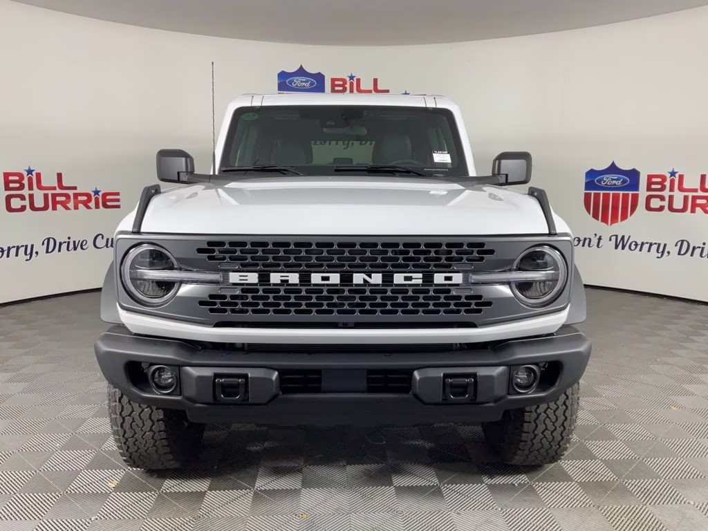 2026 Oxford White Ford Bronco Badlands 4X4 SUV