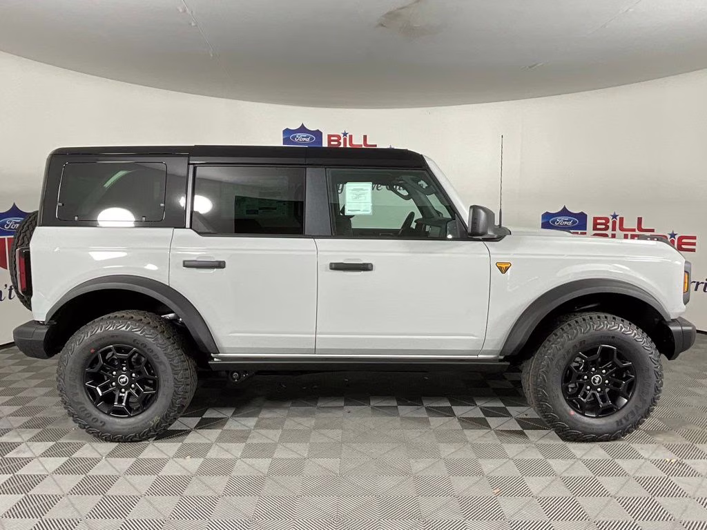 2026 Avalanche Ford Bronco Badlands 4X4 SUV